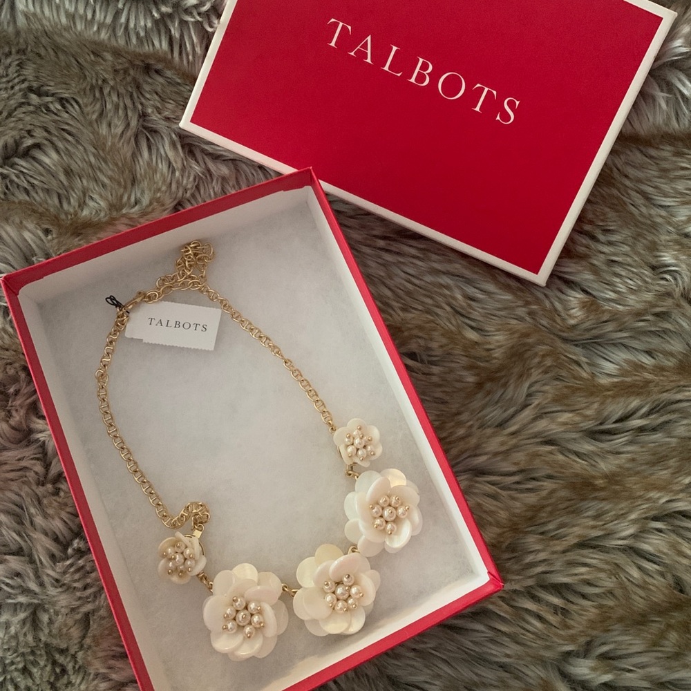 NIB gold Talbots statement necklace